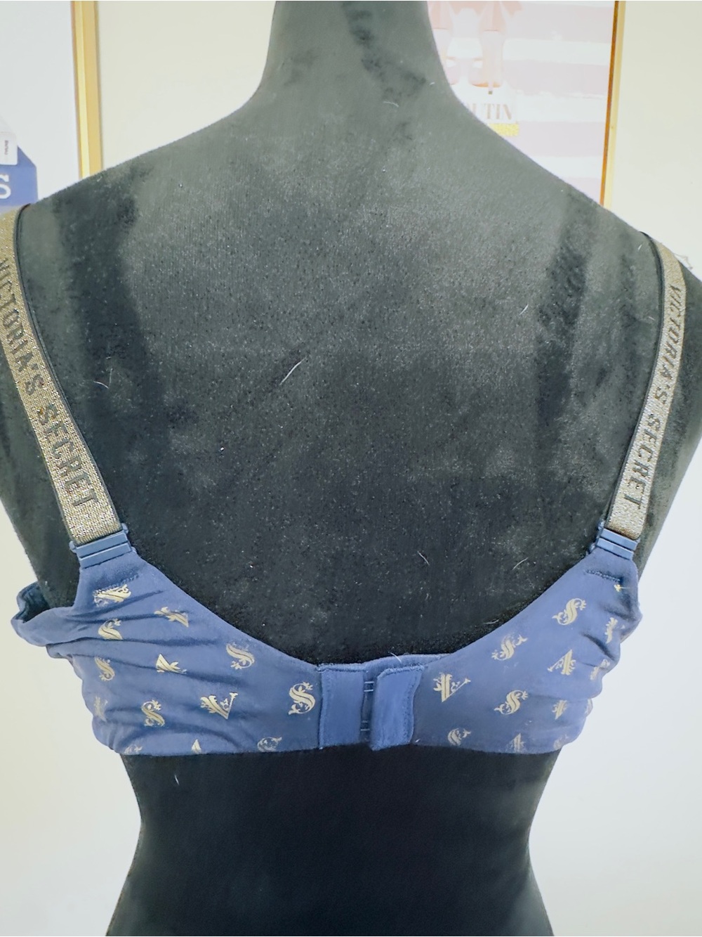 Victoria's Secret Navy Blue Logo Molded Bra - Picture 2 of 2